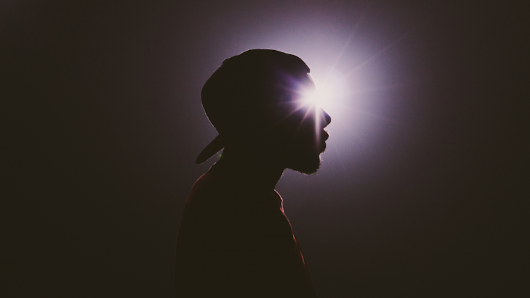 Consumer silhouette; Word of mouth changes to word of eye